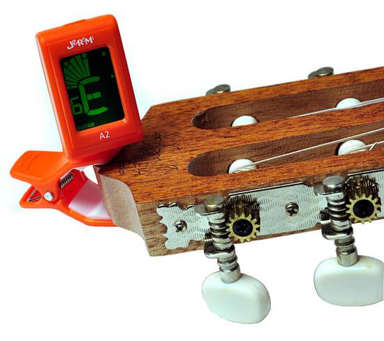 Jeremi A2OR - elektroniczny stroik tuner chromatyczny do gitary, basu, ukulele, skrzypiec