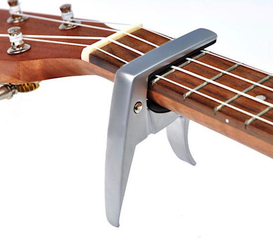 FZONE FC-82 - Dedykowany metalowy kapodaster do ukulele